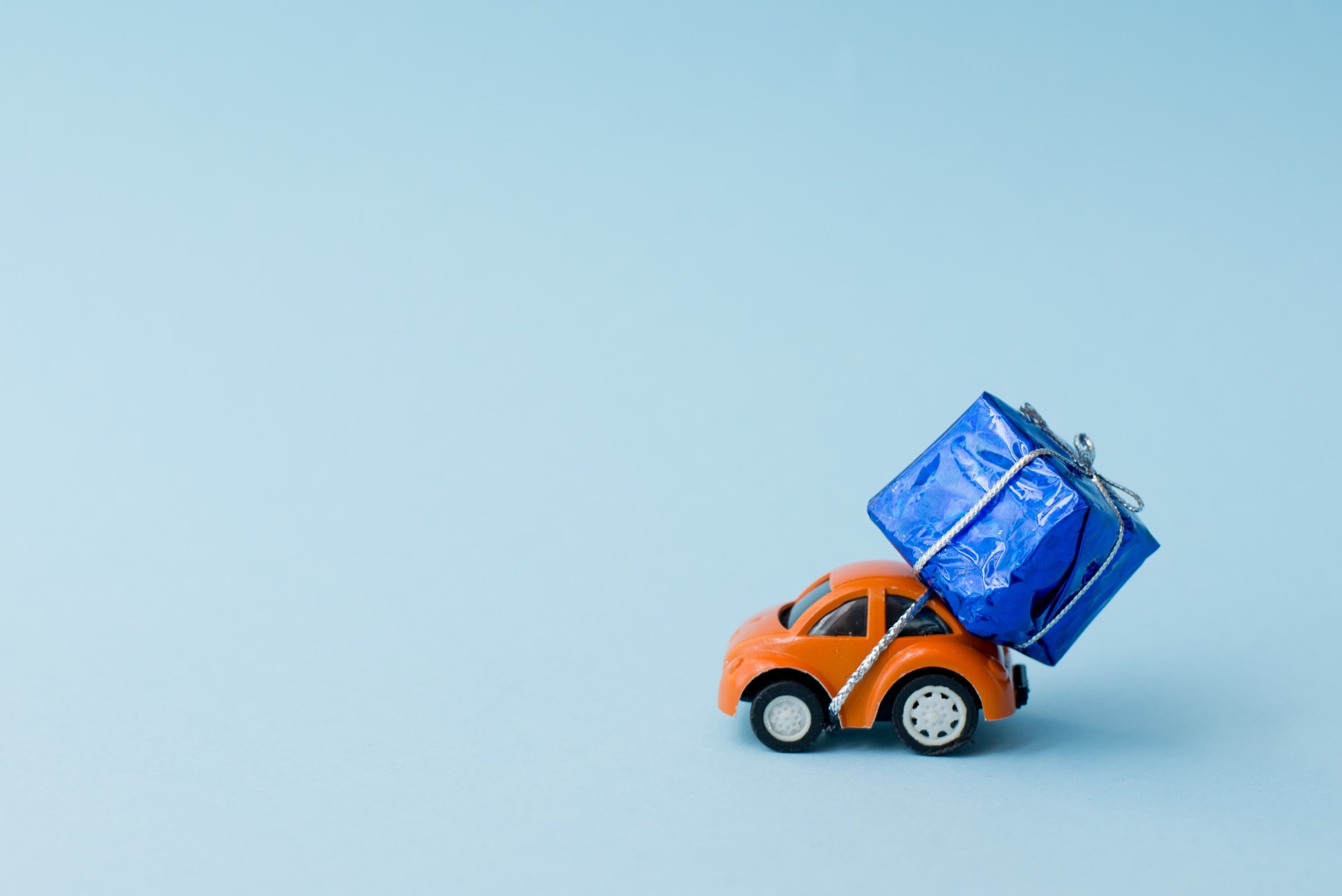 1662521525557 car gift red toy tree white background blue decoration holiday isolated present christmas box card t20 2wZPJZ.jpg